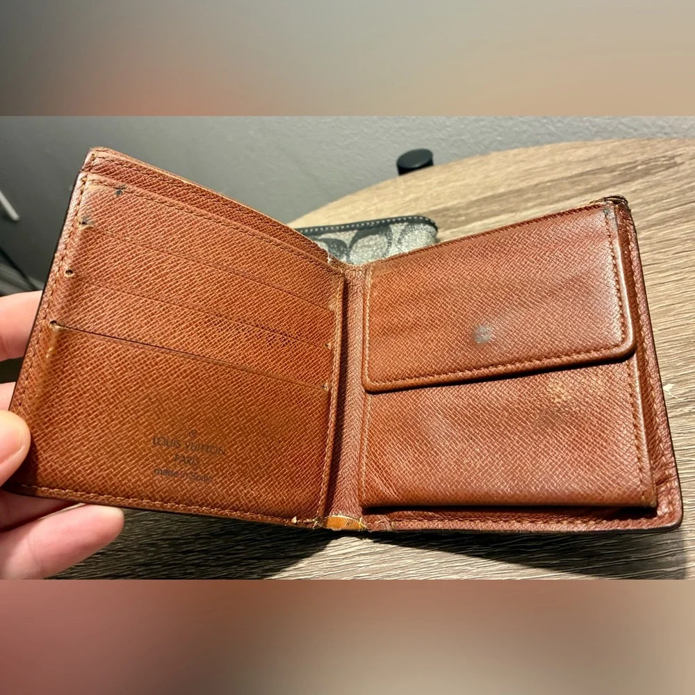 Louis Vuitton and Coach Project Bundle. Wallets and Key Holders - Picture 7 of 16